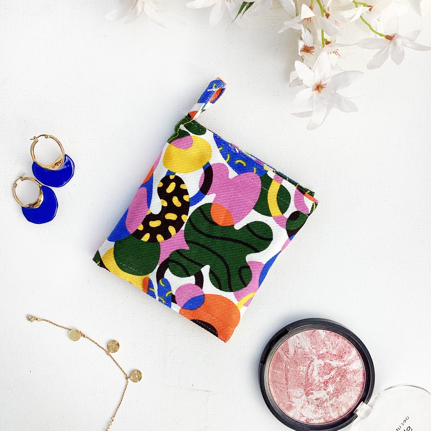 PERSONAL KIT for sanitary items, tampons, wipes
