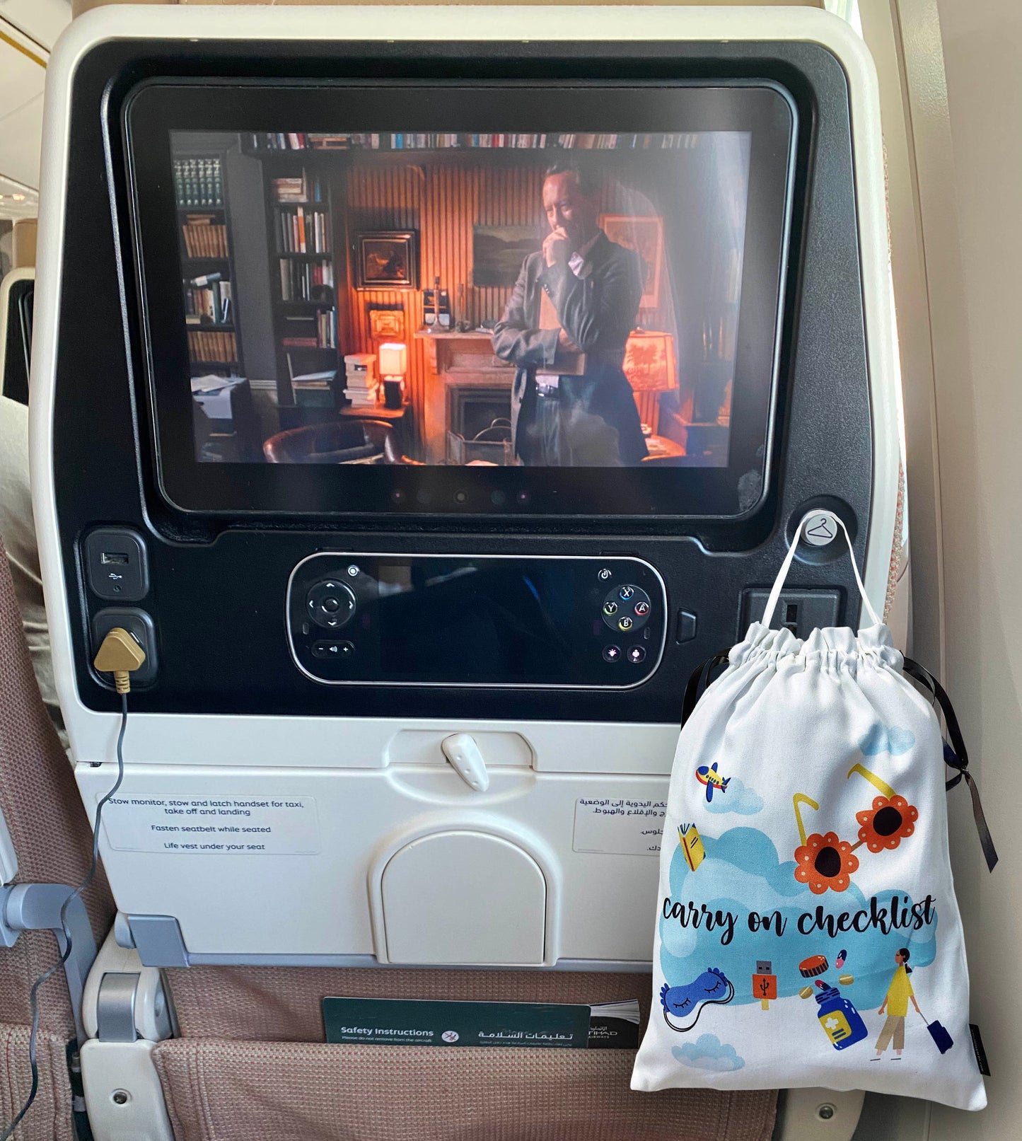 checklist essentials to carry in-flight