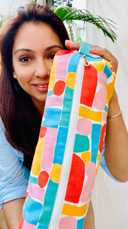 ACCESSORY BAG {color riot}