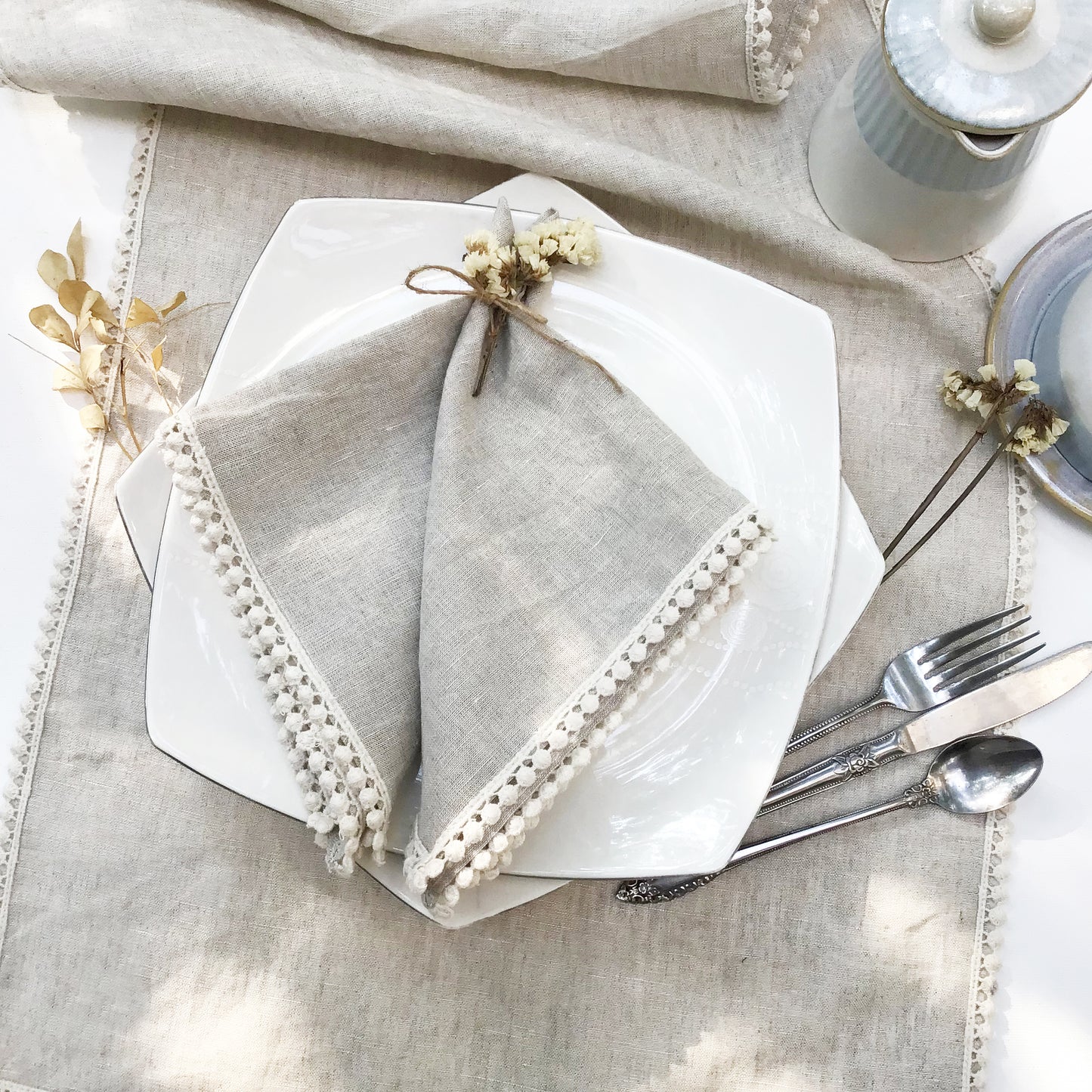 LINEN NAPKINS {pompom charm}  - set of 4