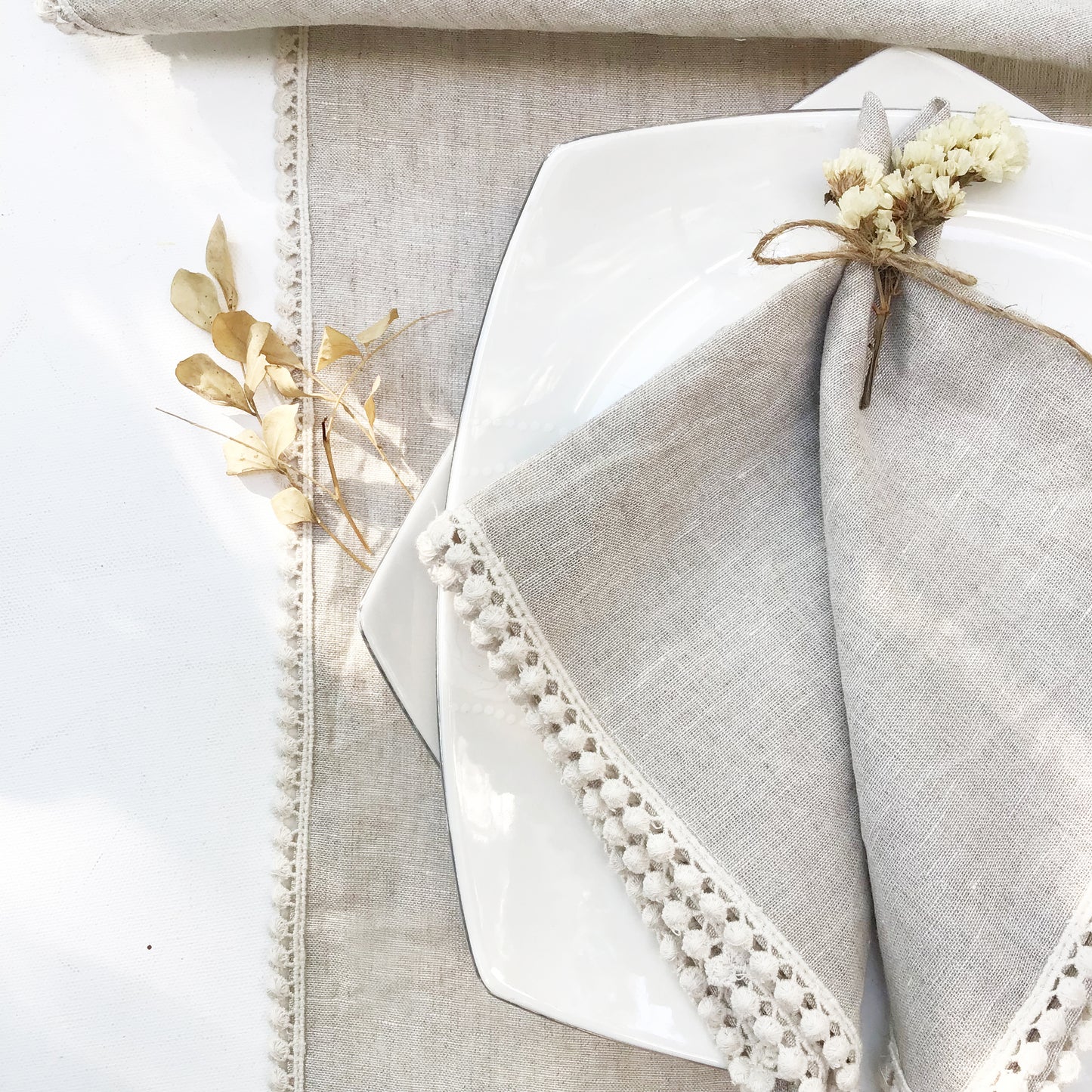 LINEN NAPKINS {pompom charm}  - set of 4